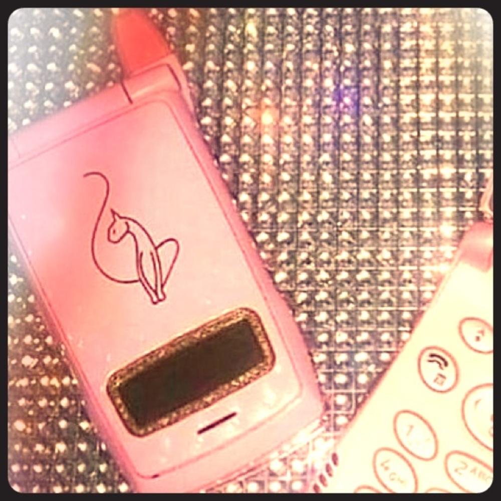 LOOKING FOR BABY PHAT i833 FLIP PHONE 🥺